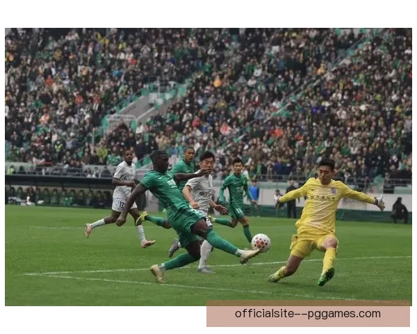 北京国安主场上座率领跑中超折射京城球市火爆与球队复兴新气象 北京国安主场上座率领跑中超折射京城球市火爆与球队复兴新气象